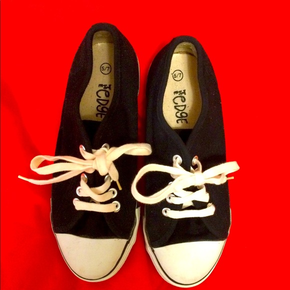 BLACK & WHITE RETRO CANVAS SNEAKERS - Picture 2 of 5